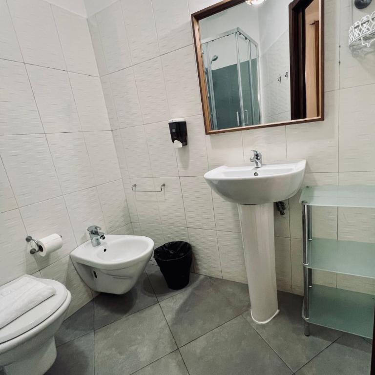 Booking Inn Settembre 95 - Standard Dreibettzimmer - 15