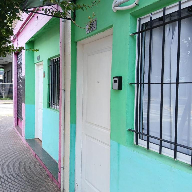 Cálido y Sencillo Monoambiente a 100 m Estación SF - Apartamento de 1 dormitorio - 2