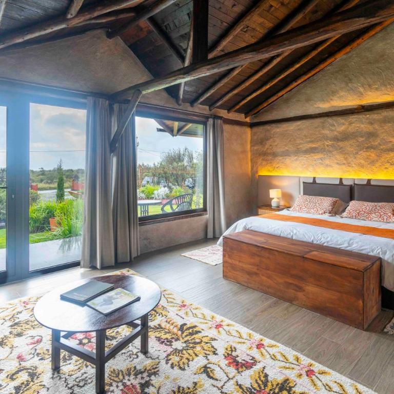 Chilcabamba Lodge - Junior Suite with Terrace - 3