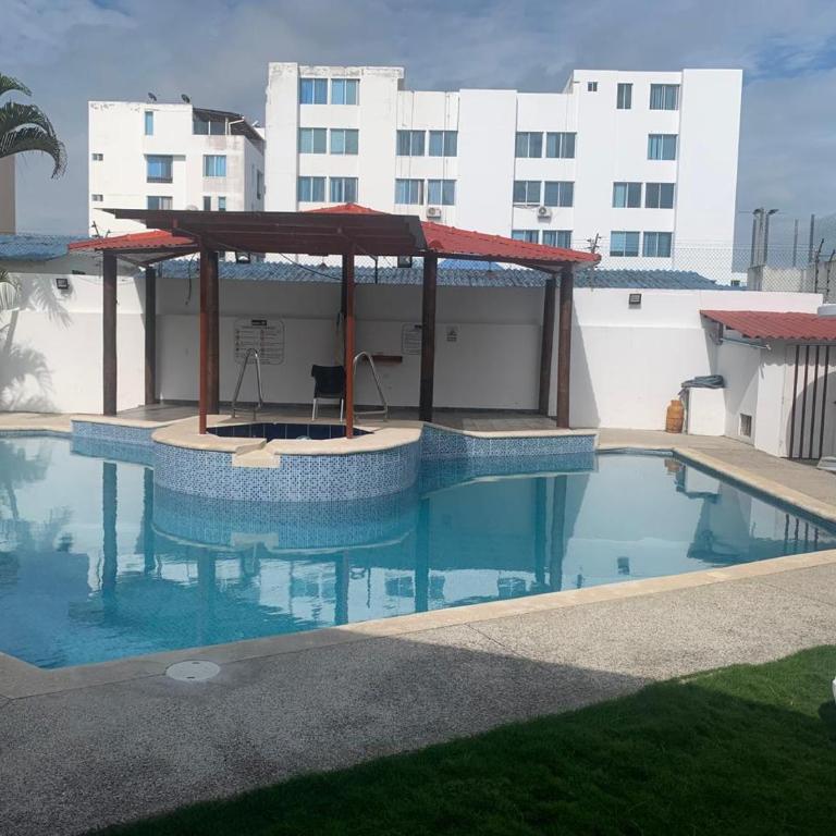 Alquiler De Casa Tonsupa, Atacames, Esmeraldas - Three-Bedroom Villa - 17