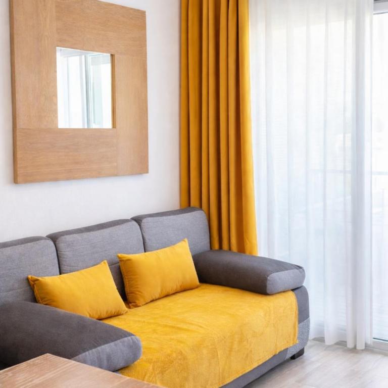 Cocon & Ensoleillé - Piscine & Parking- Proche Centre Ville - Bord de mer - Appartement 1 Chambre - 3