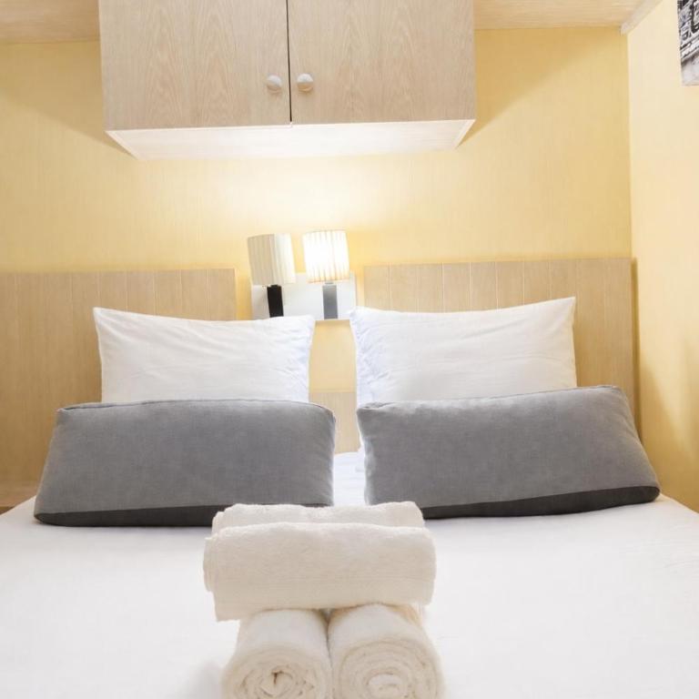 Cocon & Ensoleillé - Piscine & Parking- Proche Centre Ville - Bord de mer - Appartement 1 Chambre - 2