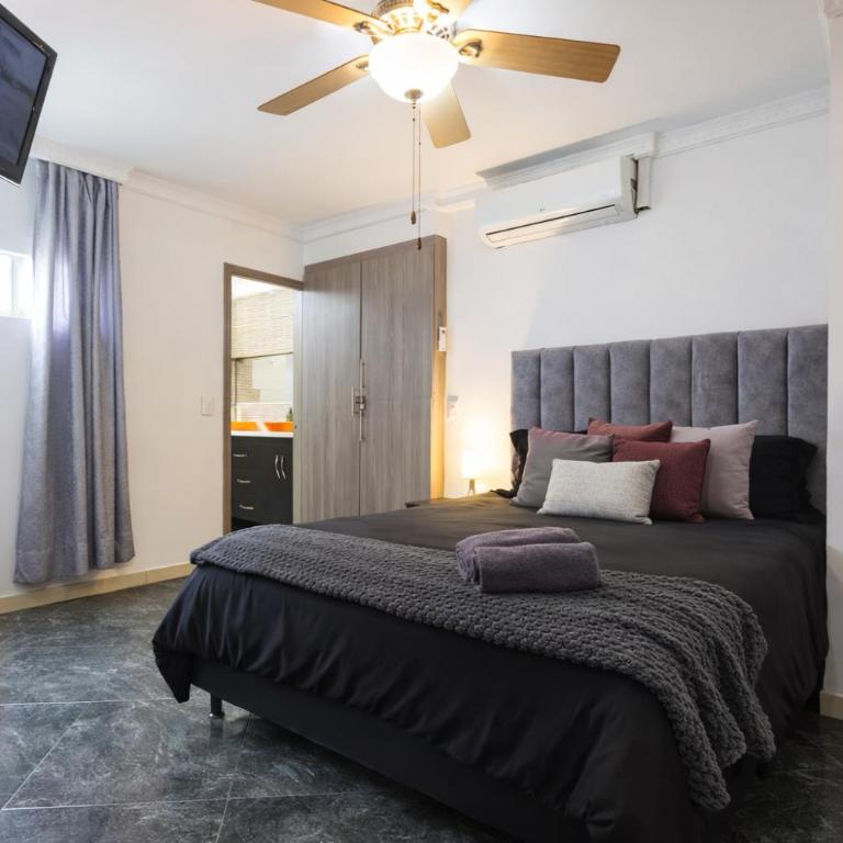 Center City Flats - Apartments in El Poblado near Park Lleras, Medellin! - Apartamento Superior - 6