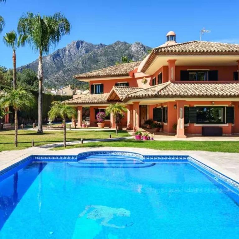 Marbella Premium Villa By Better Bookings - Villa - 1
