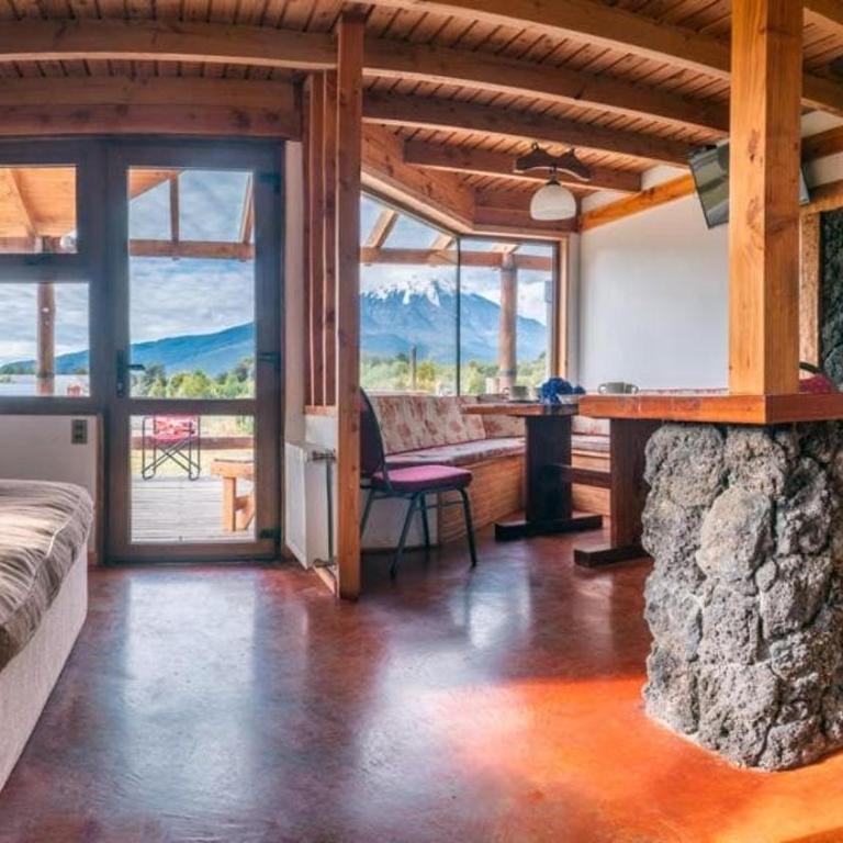 Cabañas Martina Bungalows 4 con vista a volcanes l Frente al Lago Llanquihue l Piscina temperada y tinaja TV y WiFi l Hasta 6 personas - Bungalow - 1