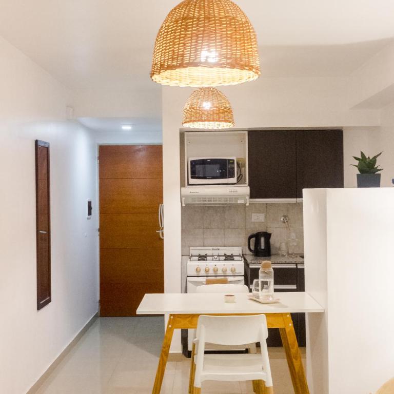 Céntrico, luminoso y confortable - Apartment with Balcony - 8