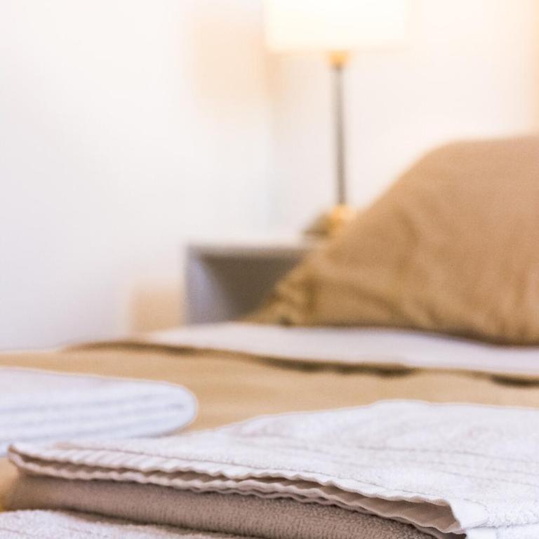 Céntrico, luminoso y confortable - Apartamento con balcón - 12