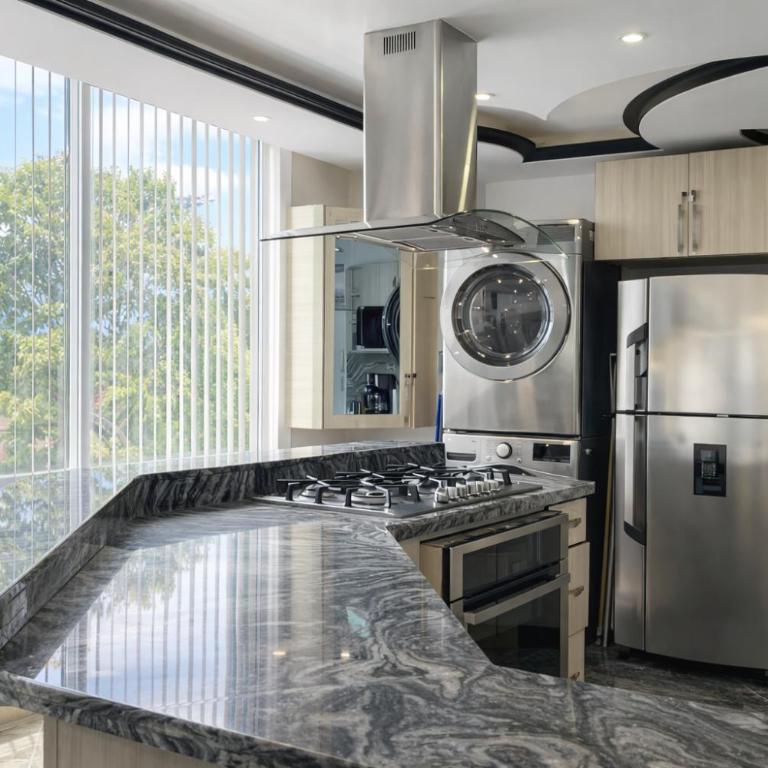 Center City Flats - Apartments in El Poblado near Park Lleras, Medellin! - Apartamento Superior - 11