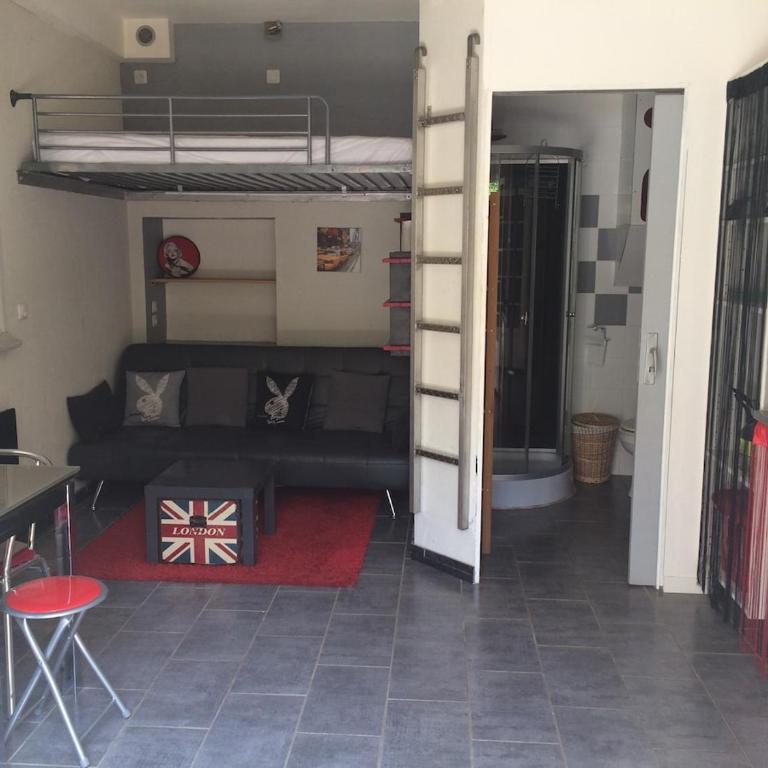 Studio sur agde, avec cour, parking et spa en option à 30e par jour - Appartement 1 Chambre - 1
