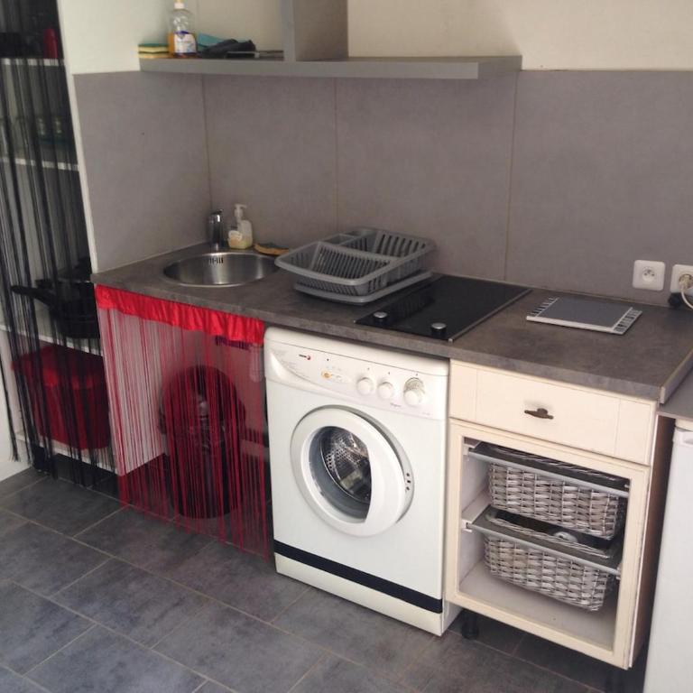 Studio sur agde, avec cour, parking et spa en option à 30e par jour - Appartement 1 Chambre - 10