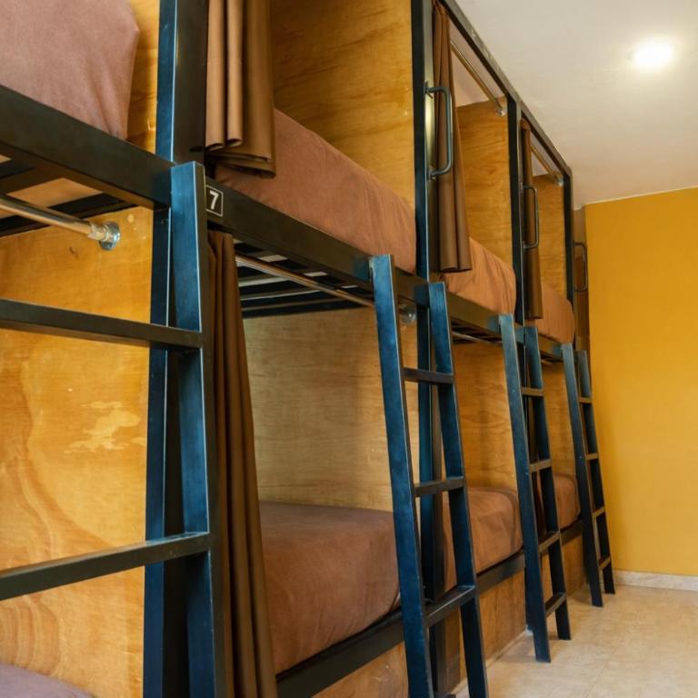 Wild Rover Huacachina - Deluxe Pod-Style 14-Bed Dormitory Room with Private Bathroom - 6