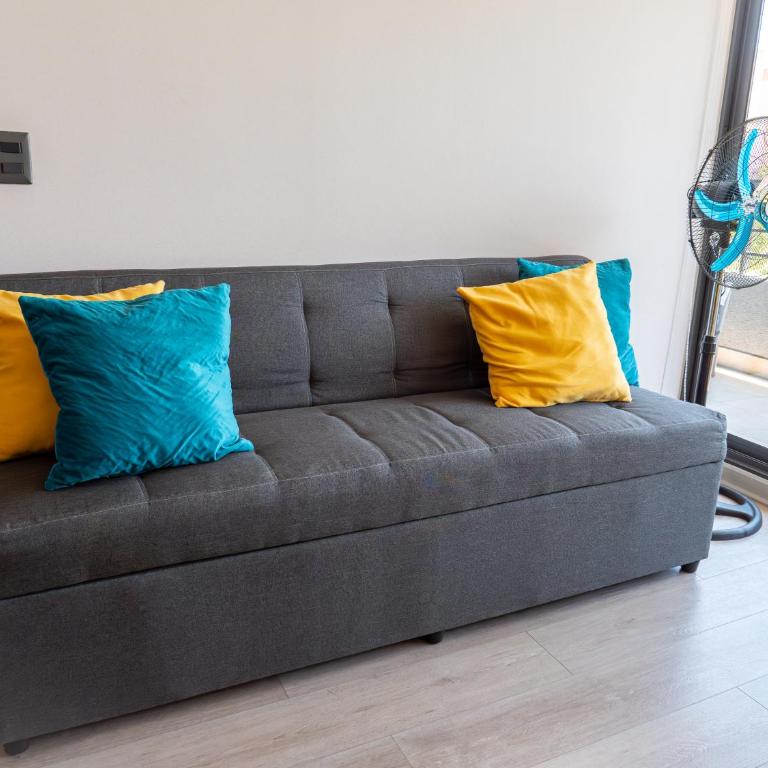Cerca del Movistar Arena Fantasilandia Republica Club Hípico Metro Centro de Santiago - Two-Bedroom Apartment with Balcony - 15