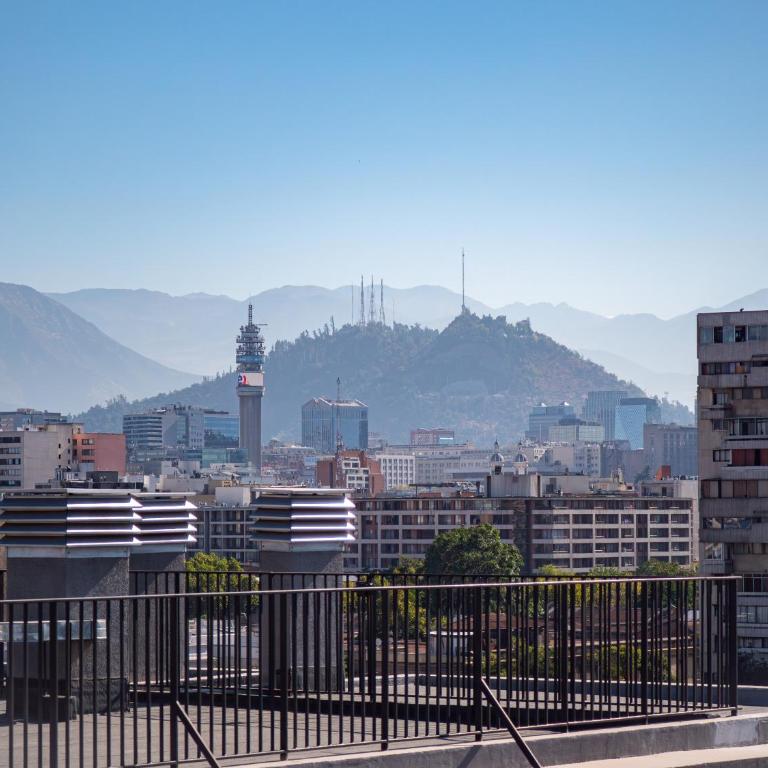 Cerca del Movistar Arena Fantasilandia Republica Club Hípico Metro Centro de Santiago - Two-Bedroom Apartment with Balcony - 46