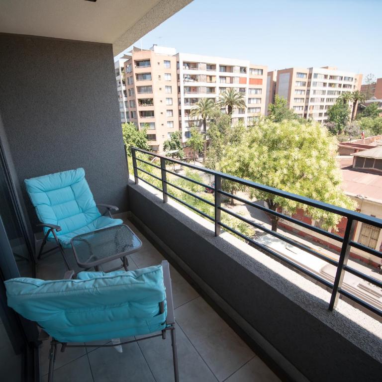 Cerca del Movistar Arena Fantasilandia Republica Club Hípico Metro Centro de Santiago - Two-Bedroom Apartment with Balcony - 54