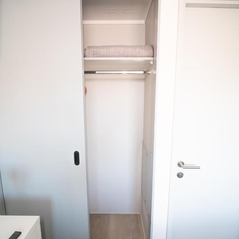 Cerca del Movistar Arena Fantasilandia Republica Club Hípico Metro Centro de Santiago - Two-Bedroom Apartment with Balcony - 60