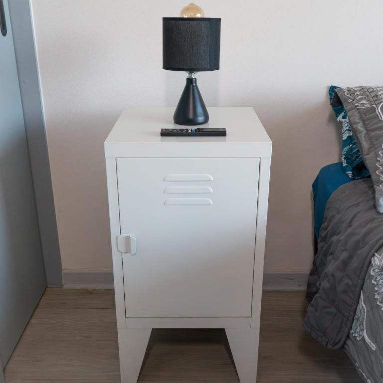 Cerca del Movistar Arena Fantasilandia Republica Club Hípico Metro Centro de Santiago - Two-Bedroom Apartment with Balcony - 69