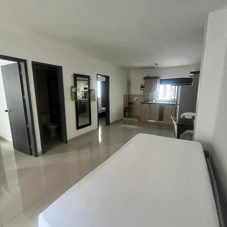 Apartamento Familiar Central con Piscina Cerca - Two-Bedroom Apartment - 7