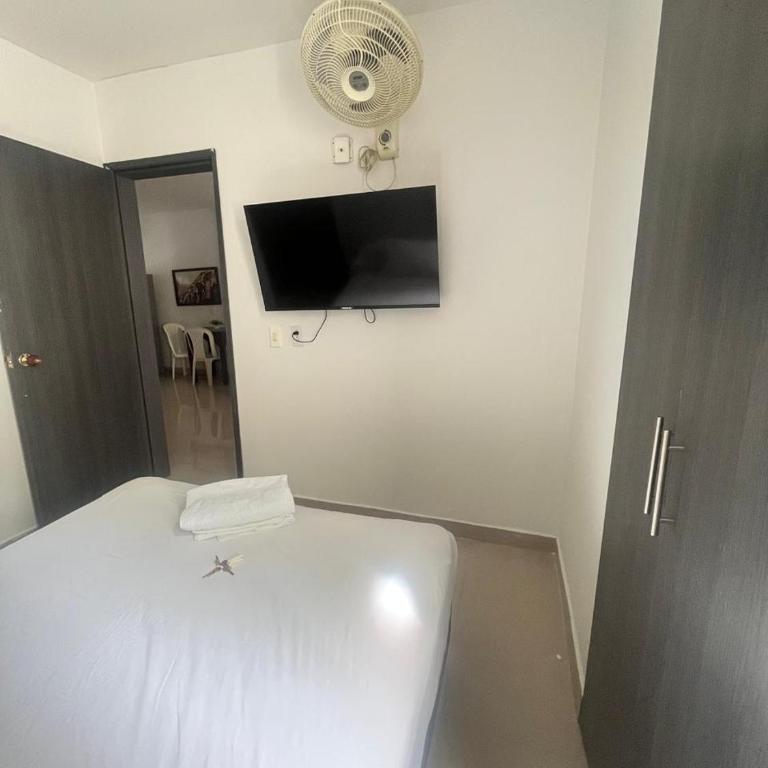 Apartamento Familiar Central con Piscina Cerca - Two-Bedroom Apartment - 9