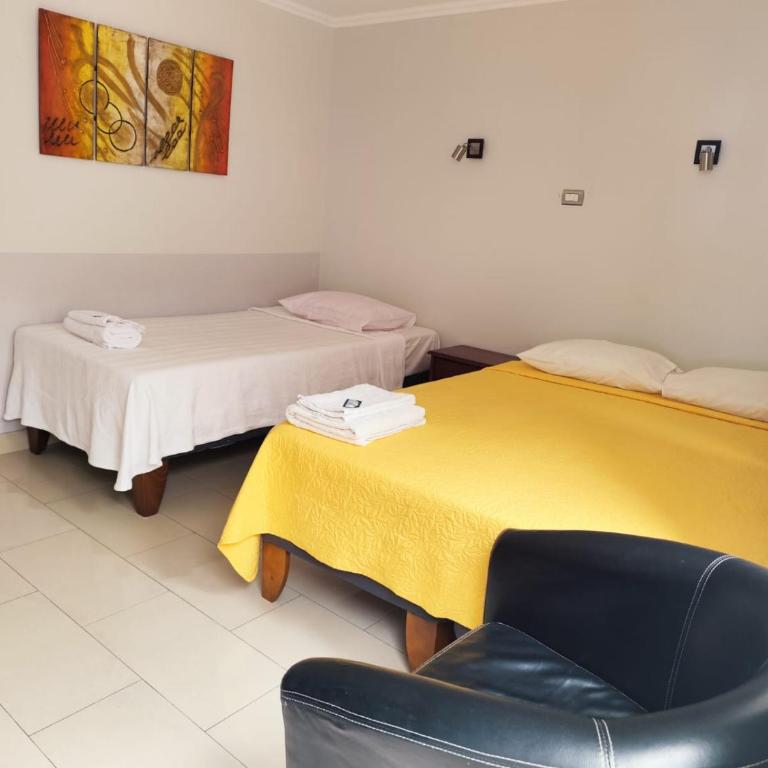 Hotel Marluz - Twin Room with Private Bathroom - 1