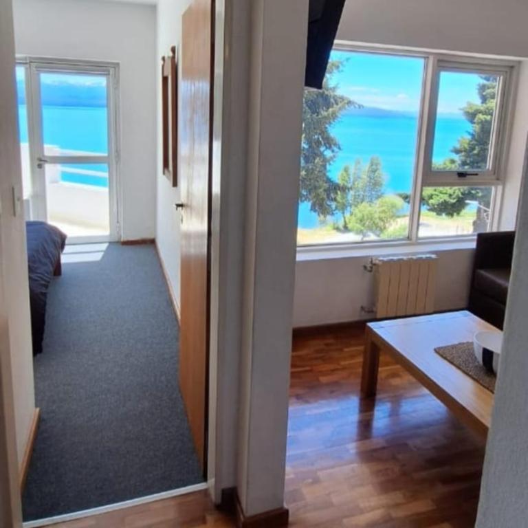 Hermoso Departamento frente al Lago con cochera - Apartamento de 2 dormitorios - 8
