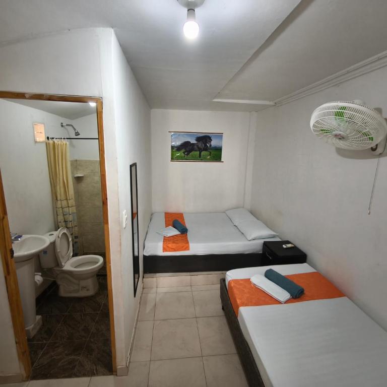 Gaia Rodadero - Habitación Doble con baño privado - 1