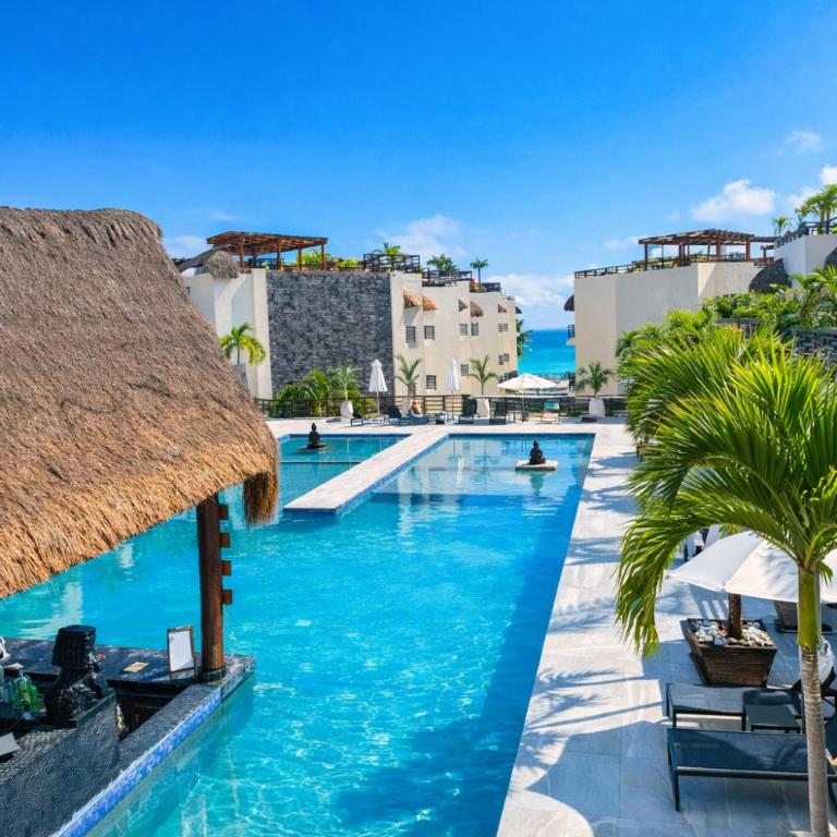Iconic Private Pool at Aldea Thai - Three-Bedroom Apartment with Private Pool - 18