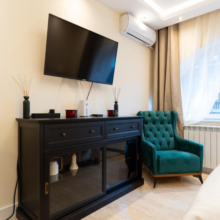 Luxury Apartment Old Town City Center - One-Bedroom Apartment - 6
