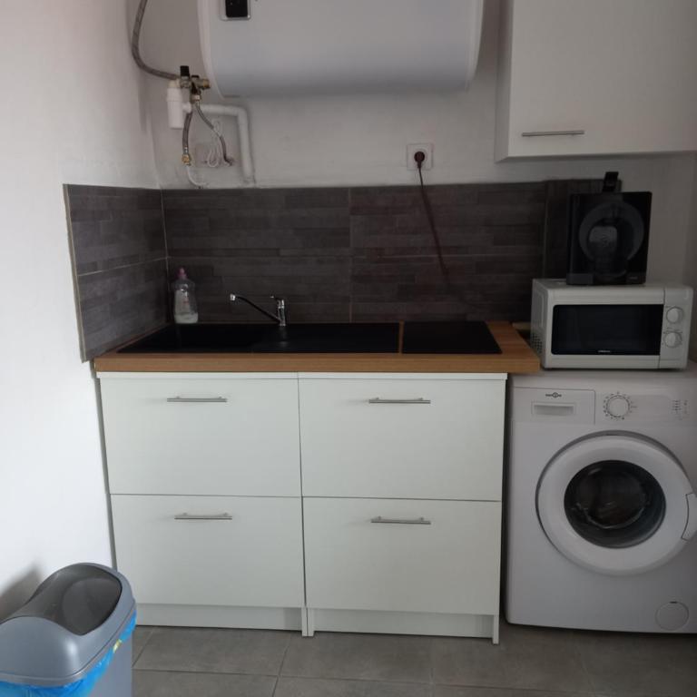 Studio avec grande terrasse 2 personnes à Valras plage - Apartment mit 1 Schlafzimmer - 3