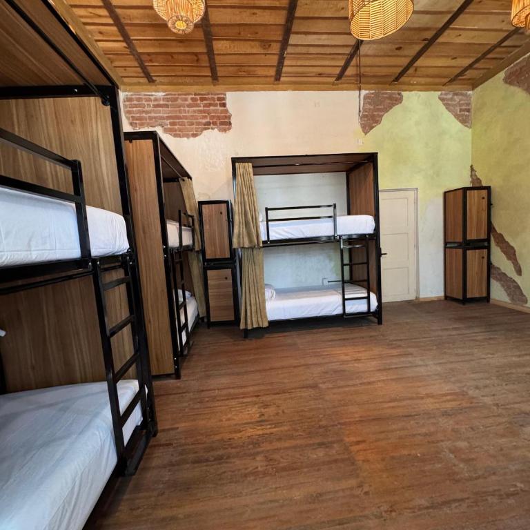 Nomaddicts - Bed in 6-Bed Mixed Dormitory Room - 6