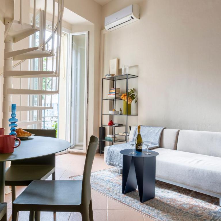Old Town Studio with Balcony and AC - Beaches and Nightlife - Estudio con balcón - 2