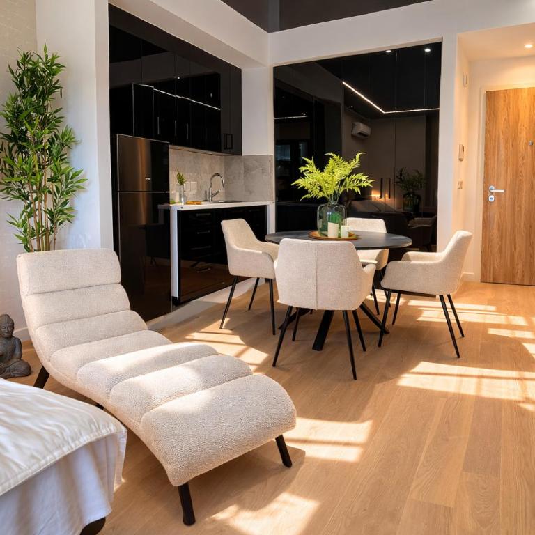 BW Riverside - Studio with Terrace - 2