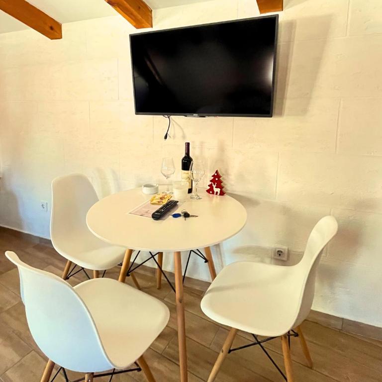 Step to Kotor Bay Old Town - Studio Apartman s Balkonom - 6
