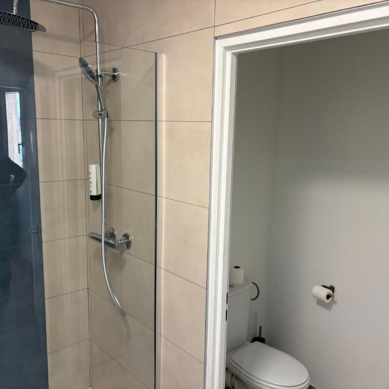 Contact Hôtel des États-Unis - Quadruple Room - 13