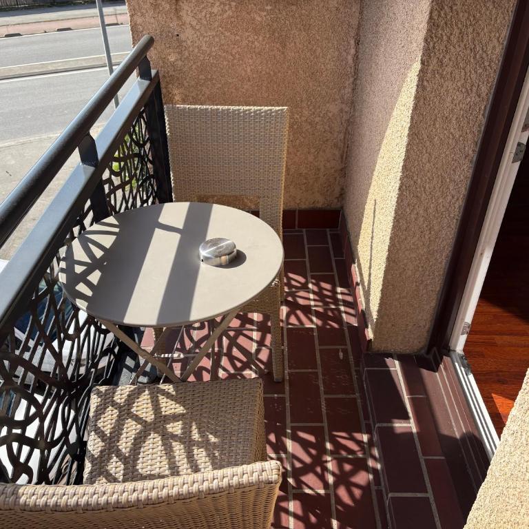 Contact Hôtel des États-Unis - Double Room with Balcony - 12
