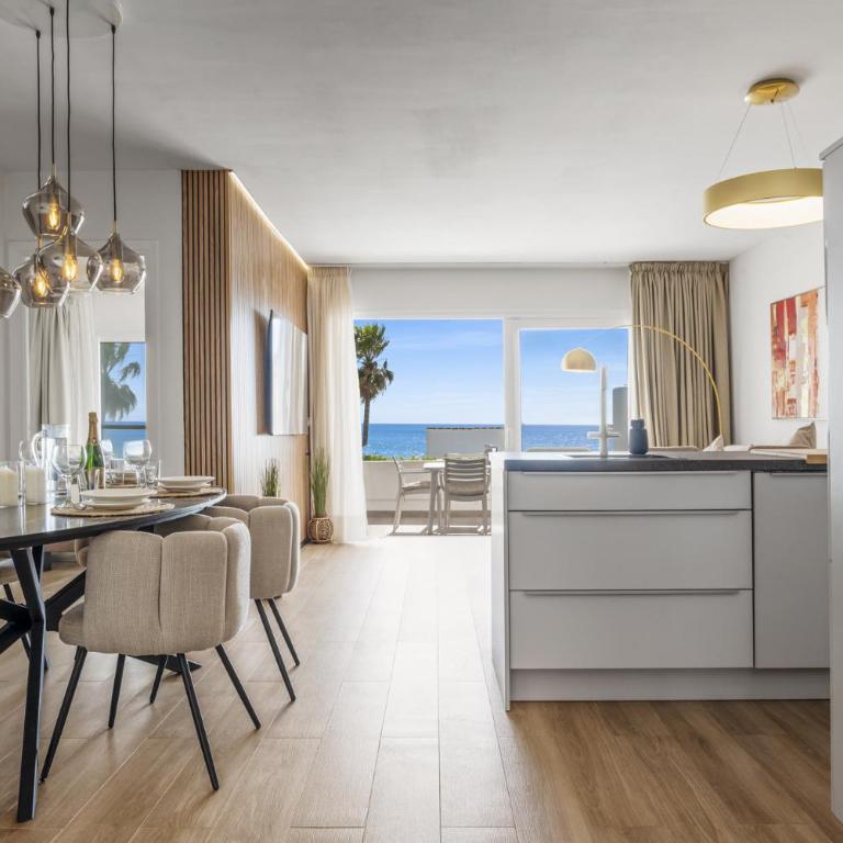 Frontline Luxury Beach Apartment Miraflores Playa - Apartamento de 3 dormitorios con vistas al mar - 9