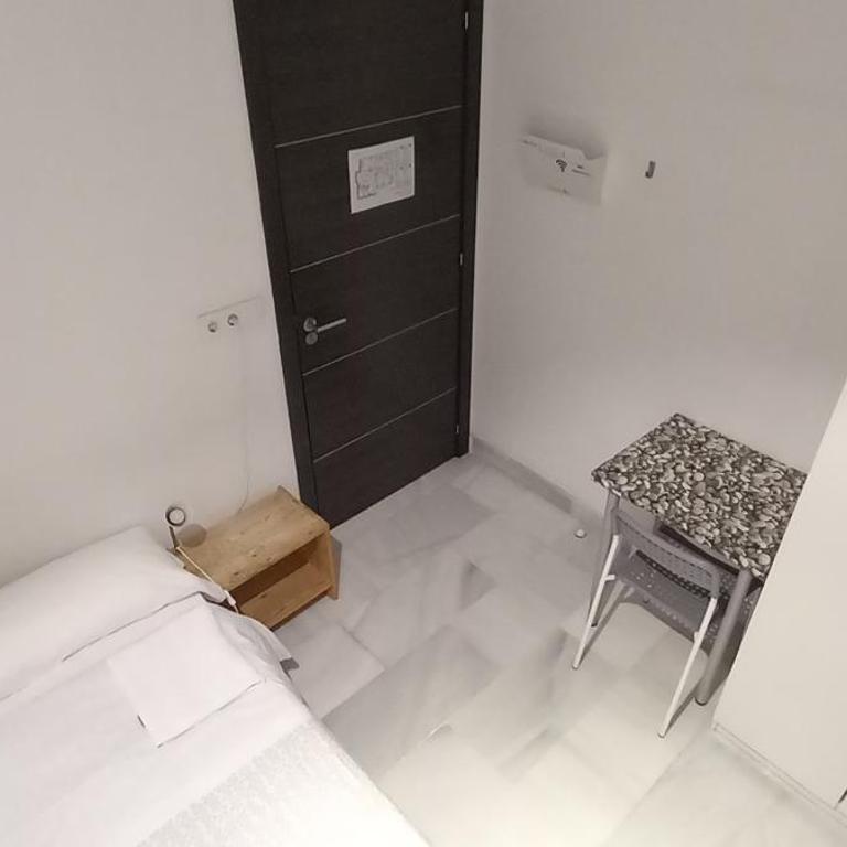 Hostel Central Sevilla - Habitación Individual con baño compartido - 6