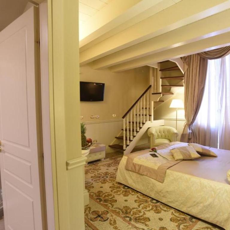 SANTA CHIARA SUITE HOTEL & SPA - Lecce - Camera Quadrupla su 2 Livelli - 2