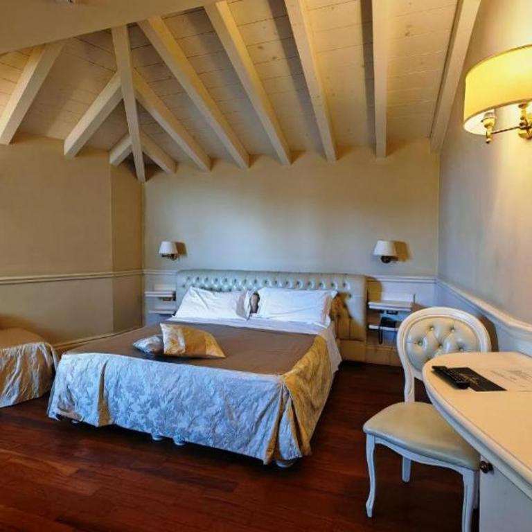 SANTA CHIARA SUITE HOTEL & SPA - Lecce - Camera Tripla - 1