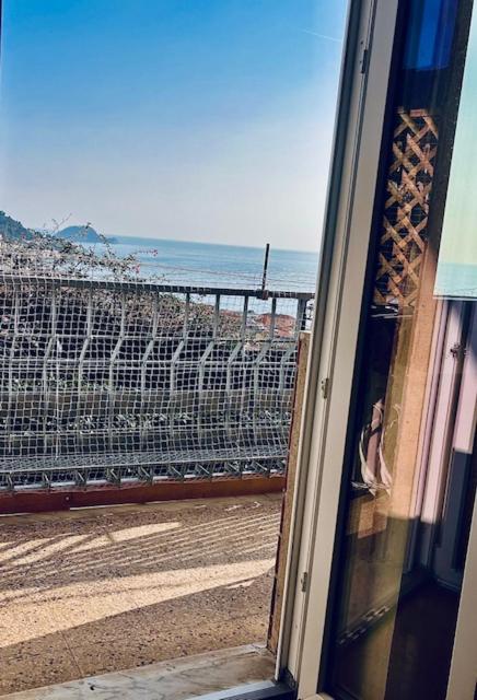 Virgilio 83 - Appartamento con 2 Camere da Letto, Balcone e Vista mare - 8