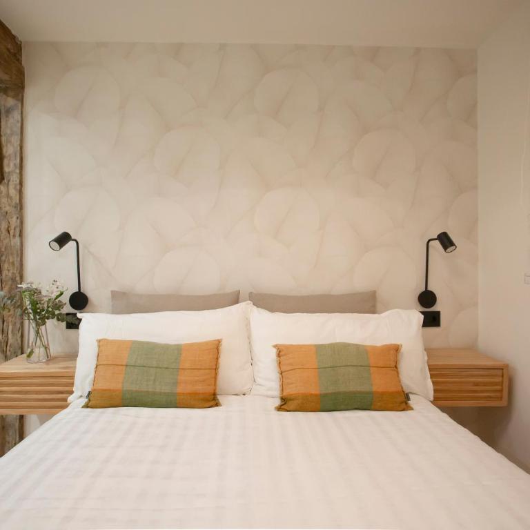 Renovated Apartment in Historic Bilbao Old Town AC - One-Bedroom Apartment - 32