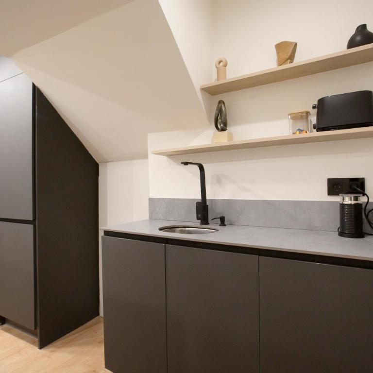 Renovated Apartment in Historic Bilbao Old Town AC - One-Bedroom Apartment - 5