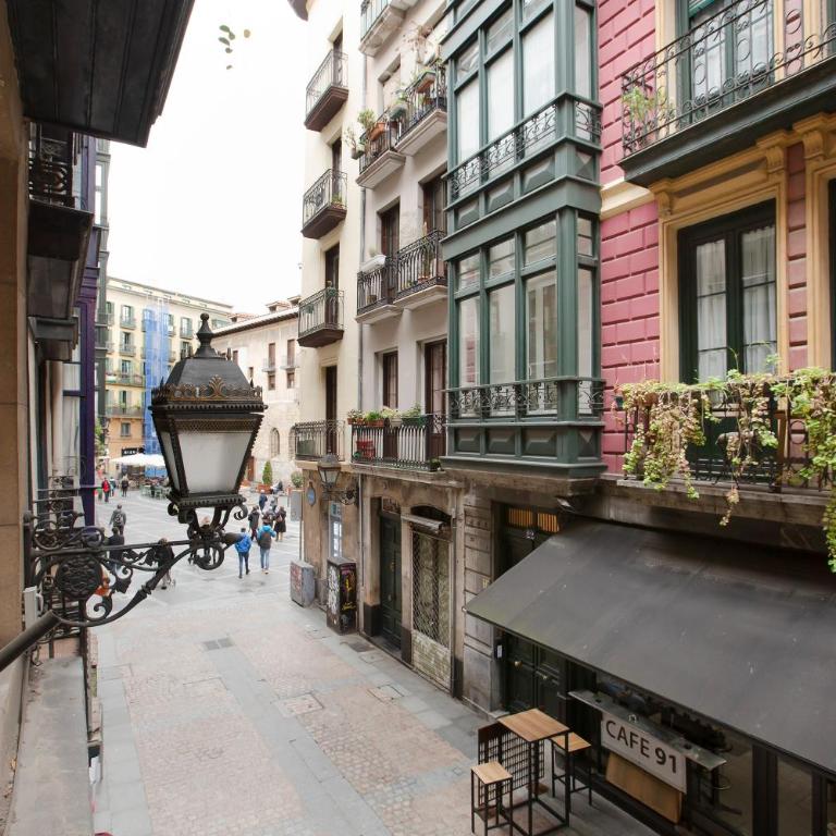 Renovated Apartment in Historic Bilbao Old Town AC - One-Bedroom Apartment - 47