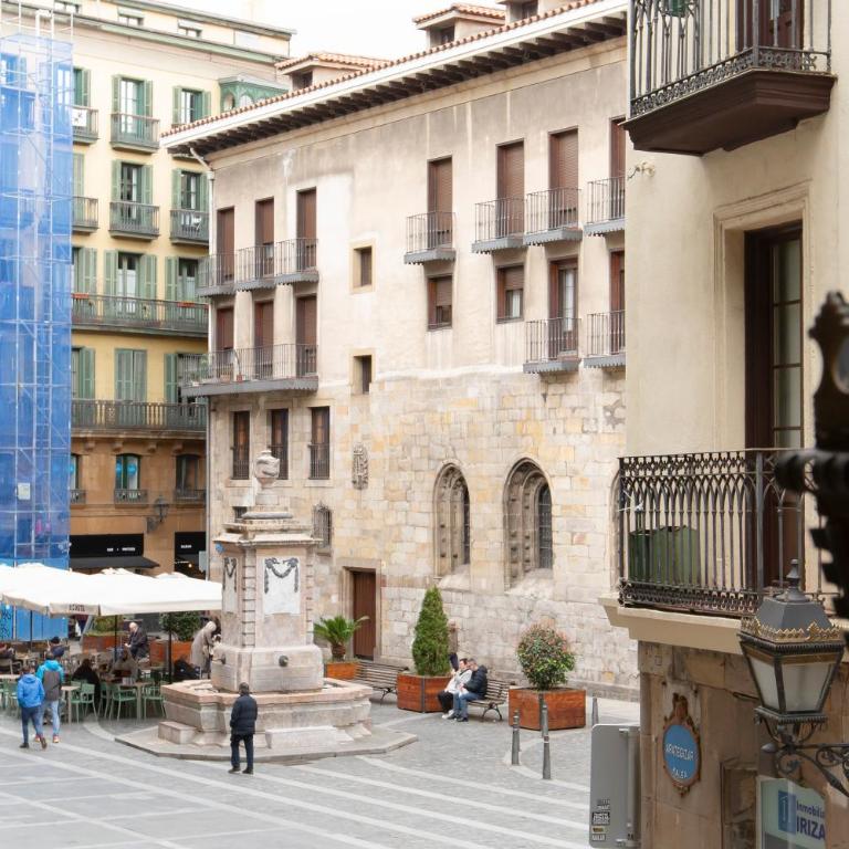 Renovated Apartment in Historic Bilbao Old Town AC - One-Bedroom Apartment - 48