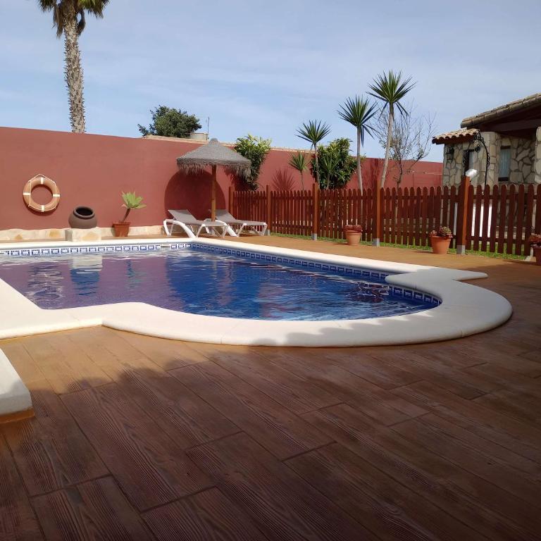 Casa con piscina solo aceptamos familias y parejas no grupos jovenes - Casa - 7