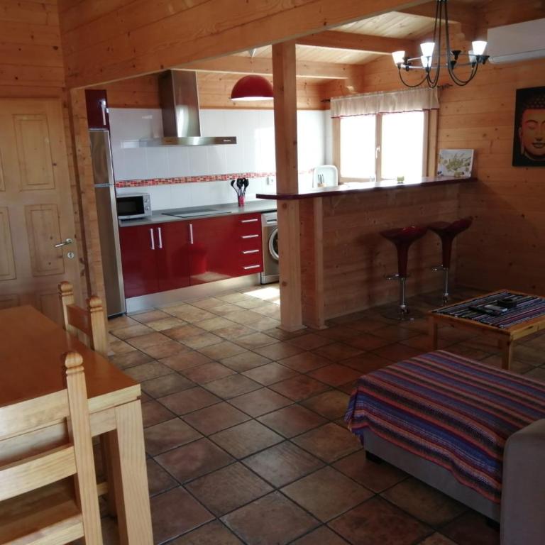 Casa con piscina solo aceptamos familias y parejas no grupos jovenes - Casa - 18