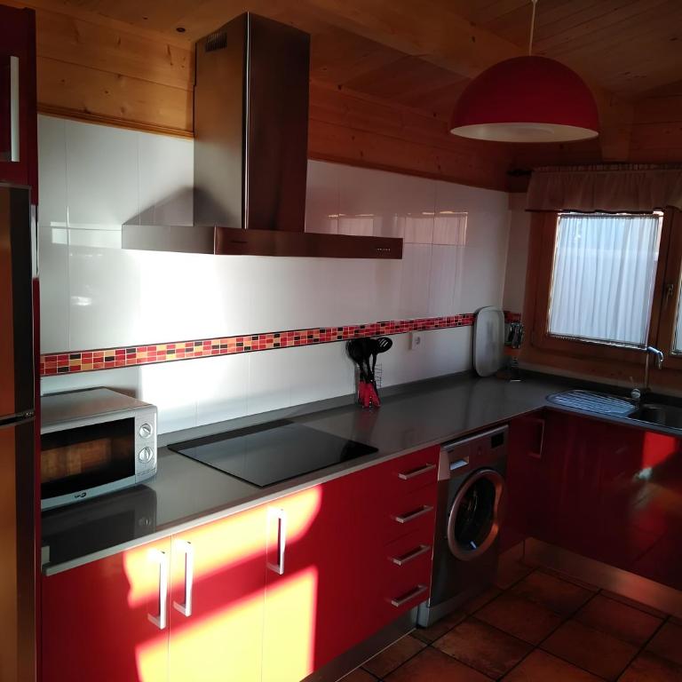 Casa con piscina solo aceptamos familias y parejas no grupos jovenes - Casa - 19