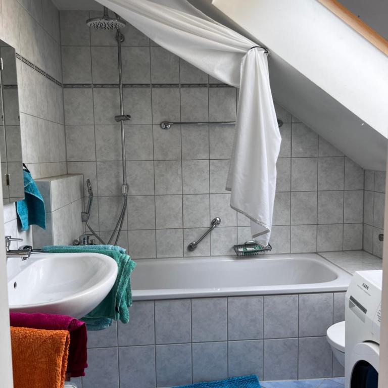 Möblierte 3-Zimmer-Wohnung mit Balkon zur Zwischenmiete in München-Pasing - Two-Bedroom Apartment - 11