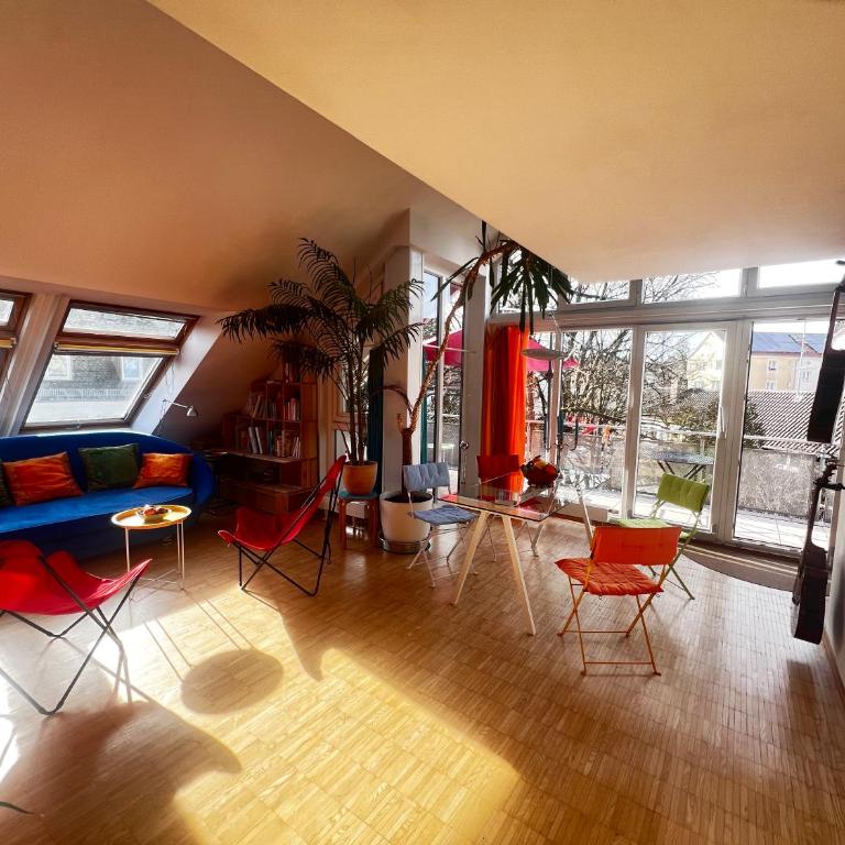 Möblierte 3-Zimmer-Wohnung mit Balkon zur Zwischenmiete in München-Pasing - Two-Bedroom Apartment - 14