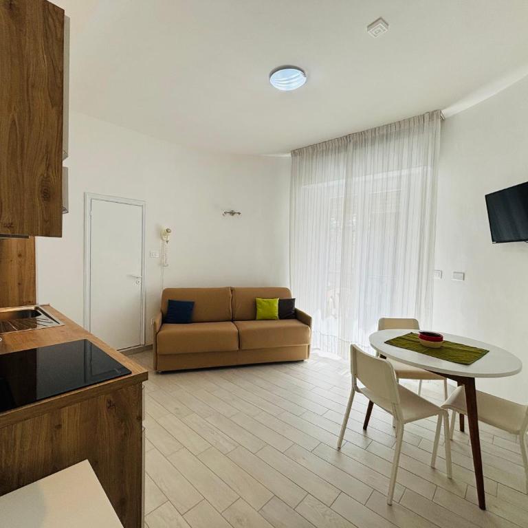 Hotel Iride Apartments & Rooms- ideale per famiglie e coppie - Apartment with Garden View - 1
