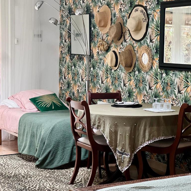 LOU PANTAI - Chambre Familiale - Vue sur Jardin - 16